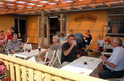 Spis i vores hyggelige cafe